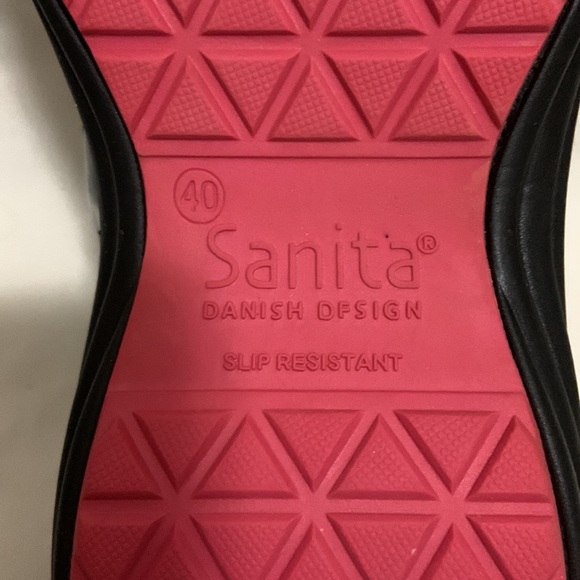 Sanita “Refresh” Patent Leather Low Back Slip-on Clogs - Picture 5 of 5